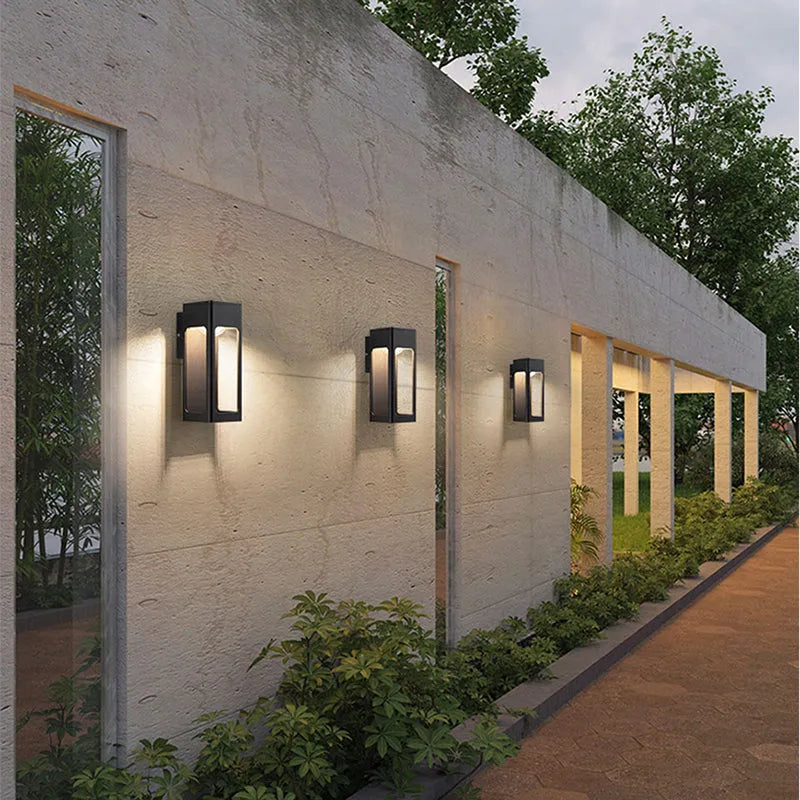 Metal Outdoor LED Wall Light Minimalist Design | Varnix
