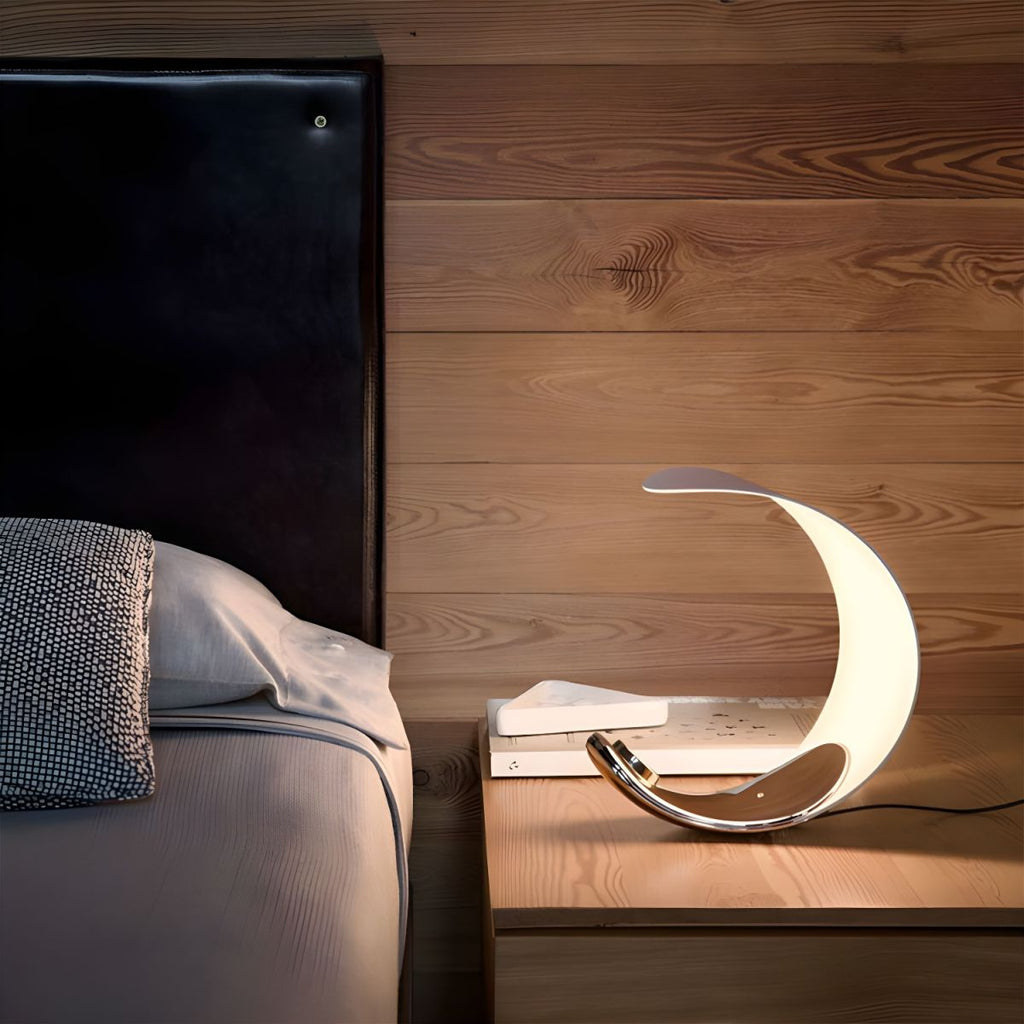 Minimalist LED Table Lamp with Metal Base | Valaro