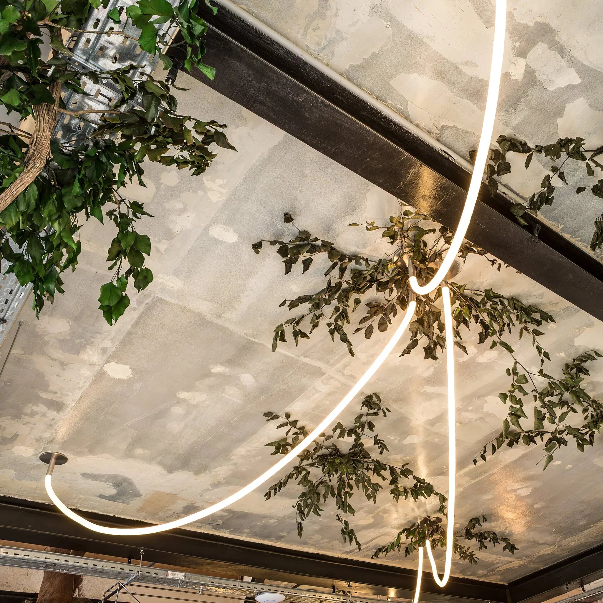 Modern Flex LED Pendant Light for Indoor Spaces | Cirelva