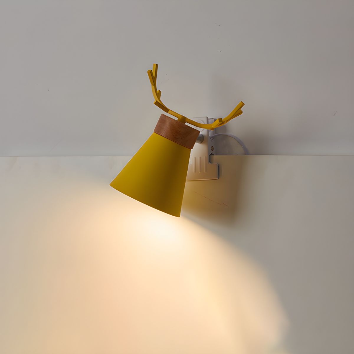 Modern Macaron Style Clamp Base Table Lamp | Asvien