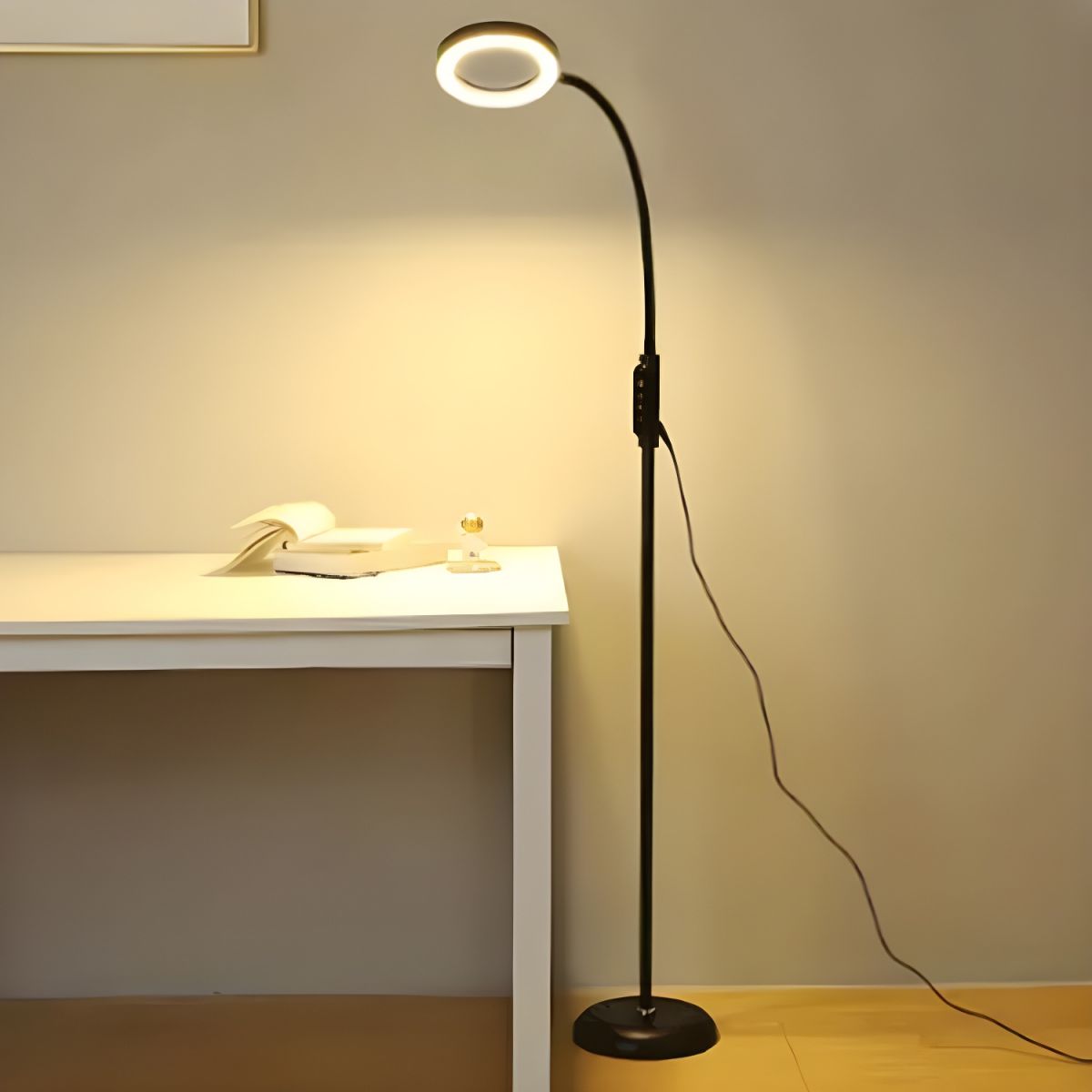 Modern Metal LED Floor Lamp with Adjustable Height | Norqel