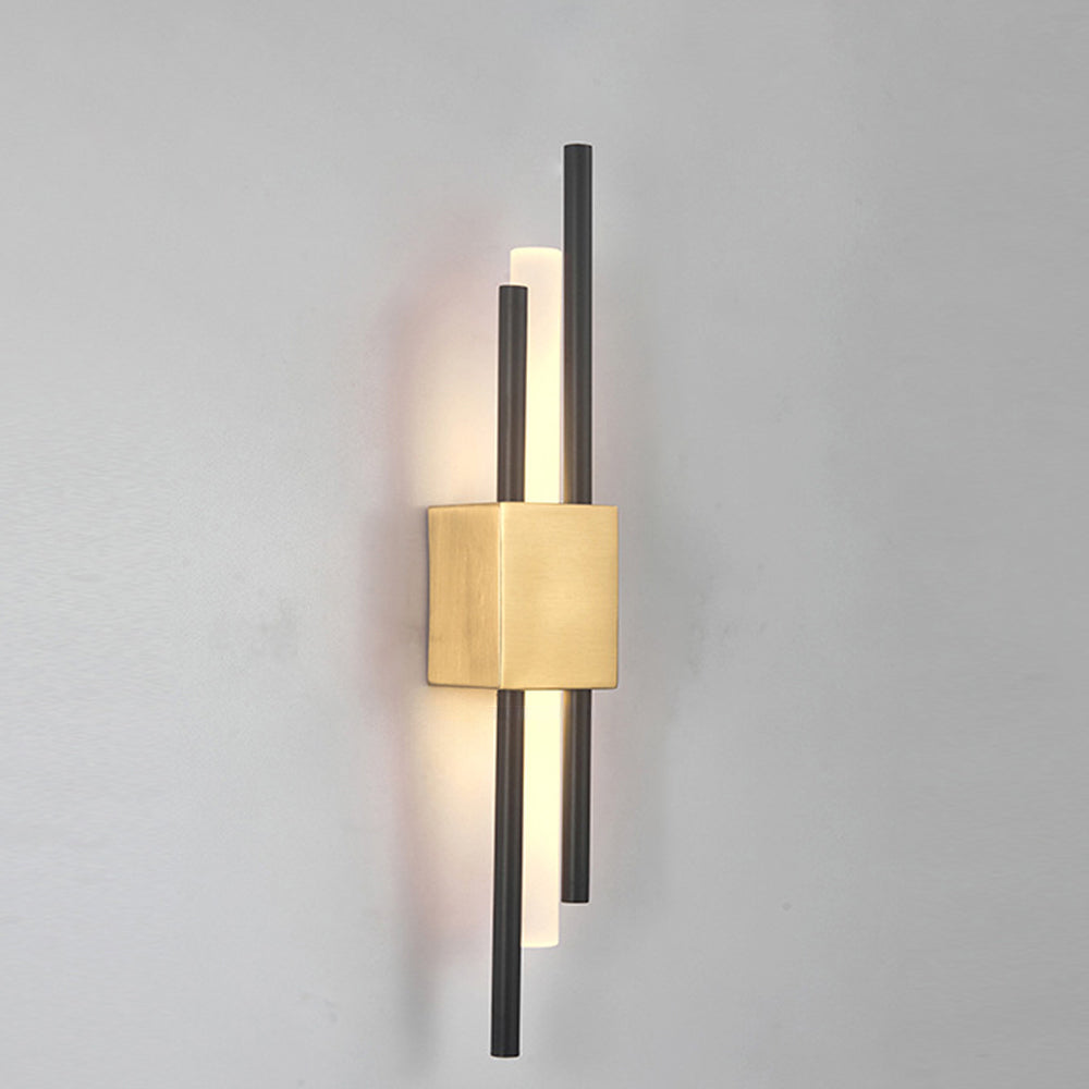 Modern Minimalist Iron Acrylic Indoor Wall Light | Sconara