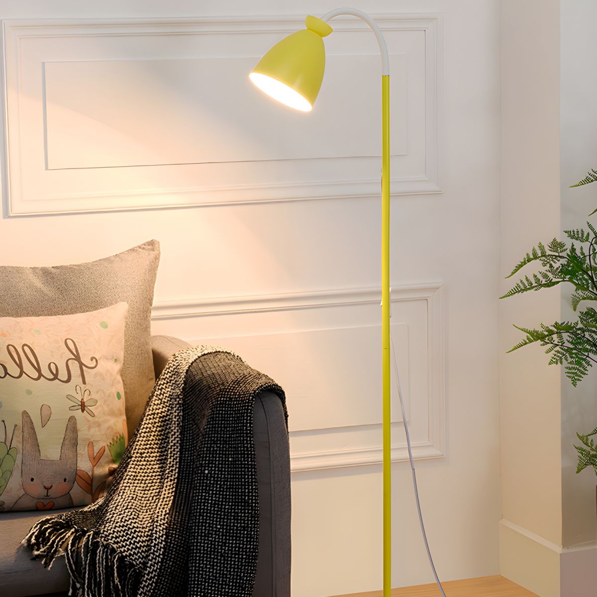 Nordic Metal Floor Lamp with Bell Shade Design | Ilvino