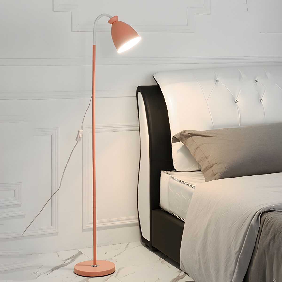 Nordic Metal Floor Lamp with Bell Shade Design | Ilvino