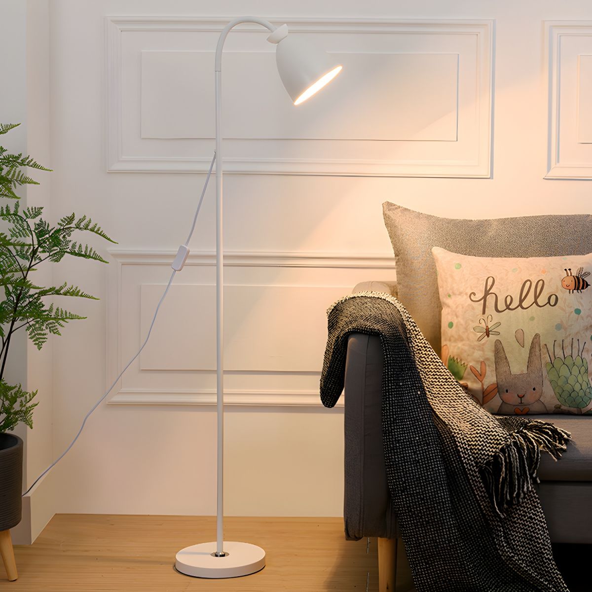 Nordic Metal Floor Lamp with Bell Shade Design | Ilvino