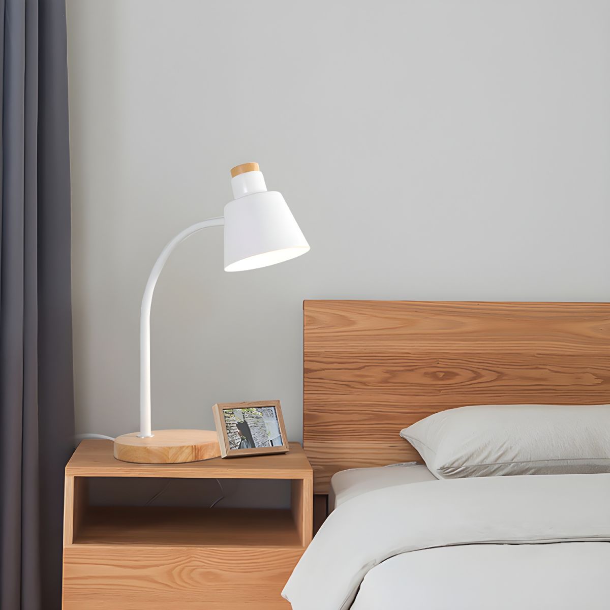 Nordic Metal Shade Table Lamp for Desk | Lunetra