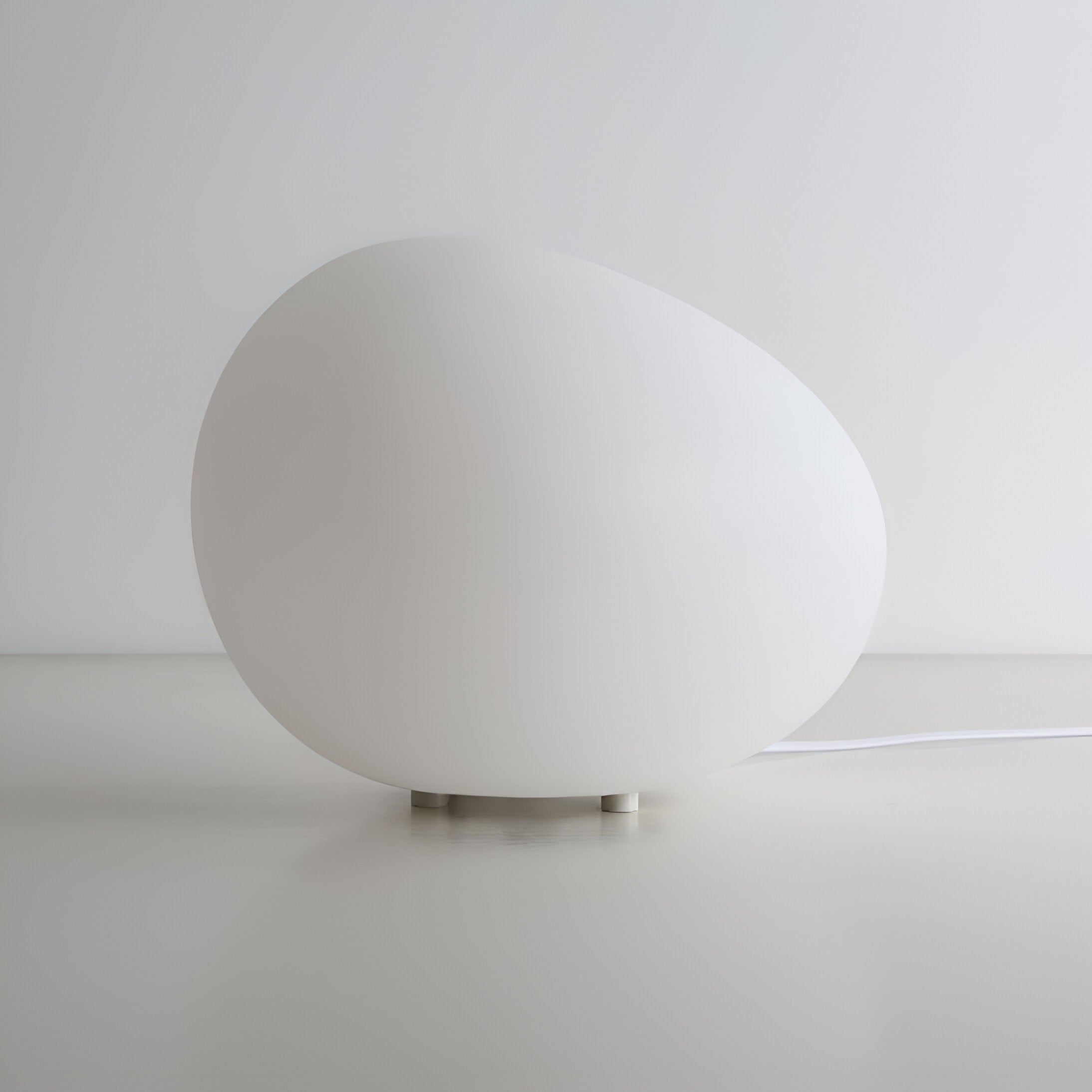 Nordic Metal Table Lamp for Contemporary Interiors | Orville