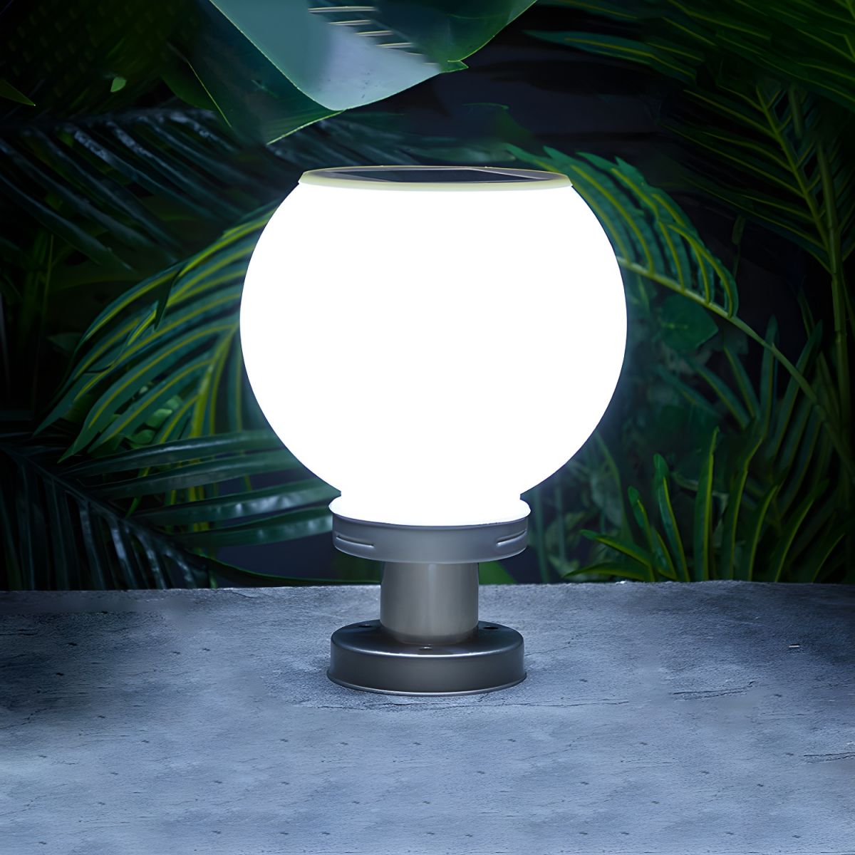 Nordic Solar Metal Sphere Outdoor Light | Elvaro