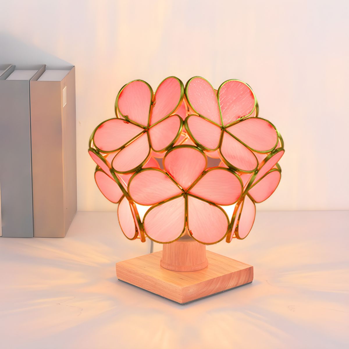 Nordic Tiffany Style Stained Glass Table Lamp | Flodia