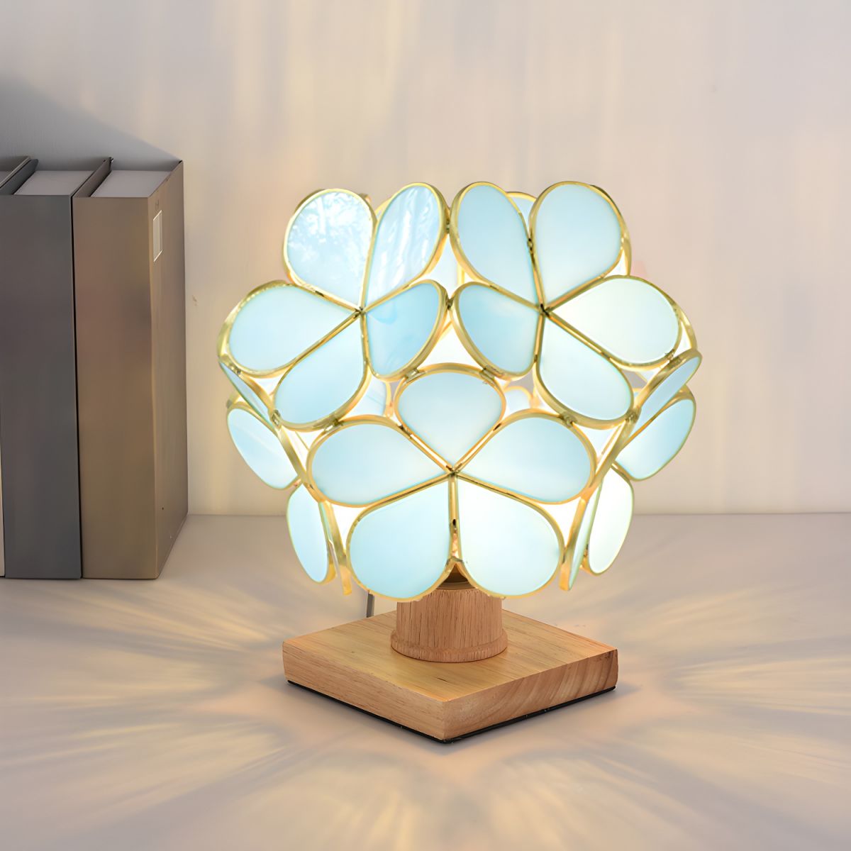Nordic Tiffany Style Stained Glass Table Lamp | Flodia