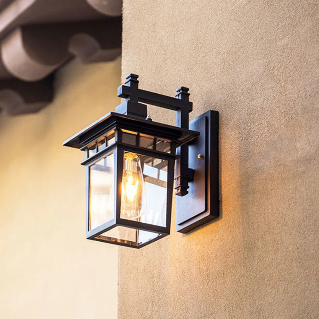 Outdoor Aluminium Wall Lamp with Glass Shade | Alnexo