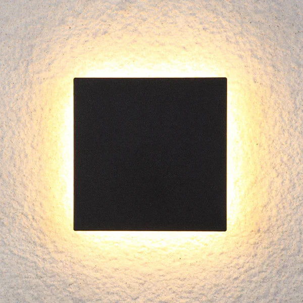 Outdoor LED Wall Light Metal Minimalist Design | Laviro