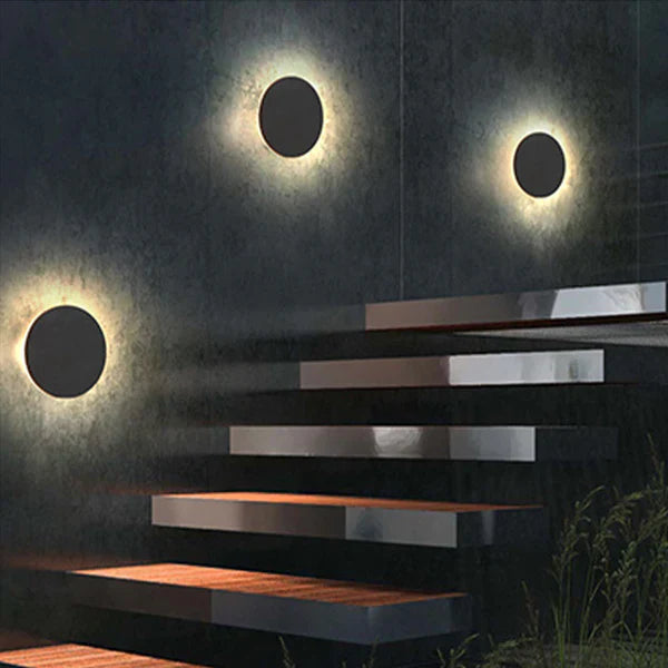 Outdoor LED Wall Light Metal Minimalist Design | Laviro