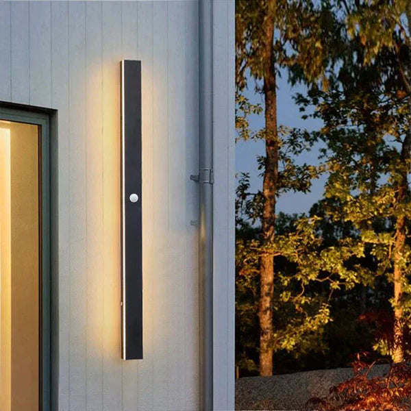 Outdoor Linear LED Wall Light Black for Garden Use | Halvex