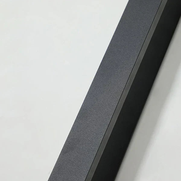 Outdoor Linear LED Wall Light Black for Garden Use | Halvex