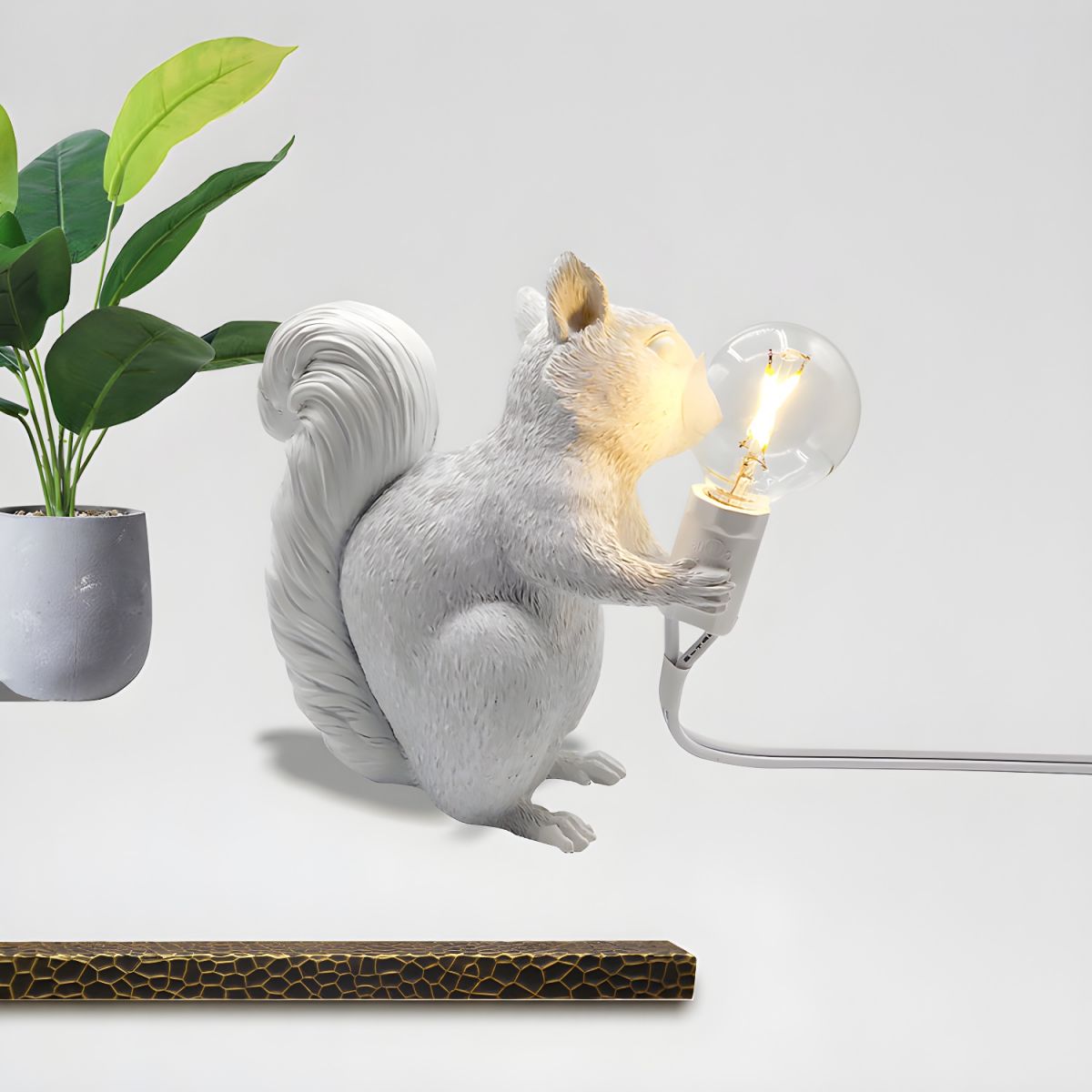 Resin Squirrel Table Lamp Nordic Art Deco Style | Ortivo