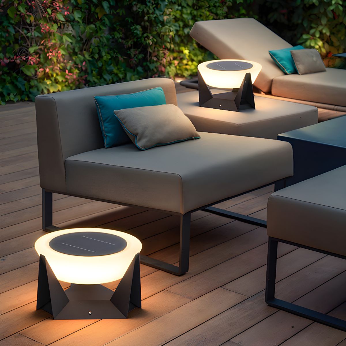 Round Metal Solar Outdoor Pillar Light | Gorvico