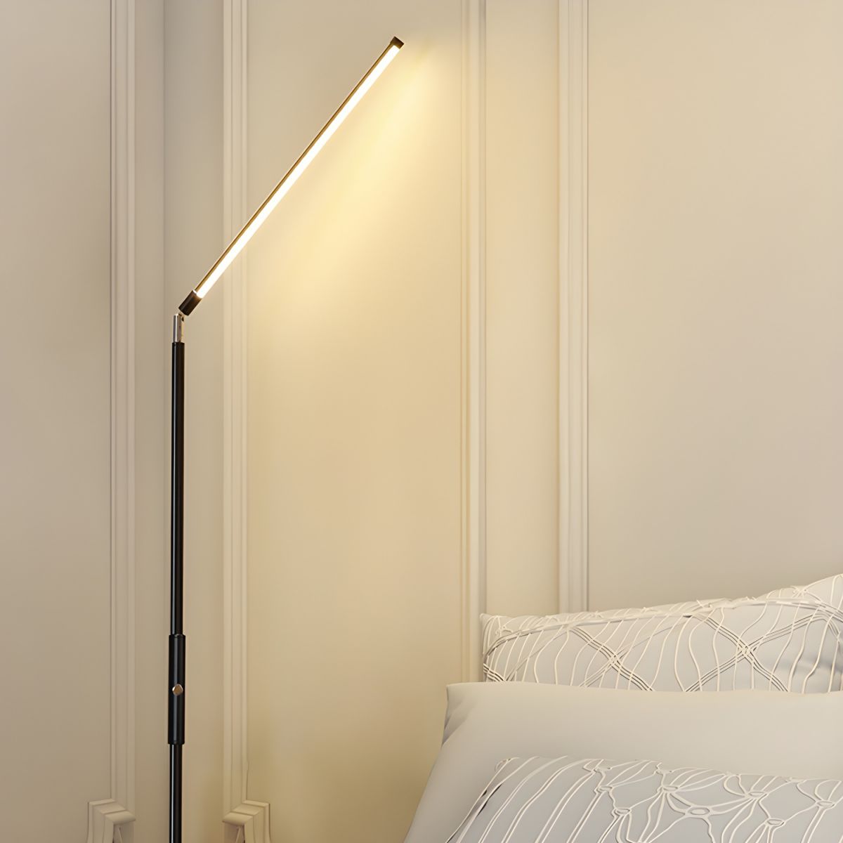 Sleek Metal Linear Floor Lamp for Modern Spaces | Brinova