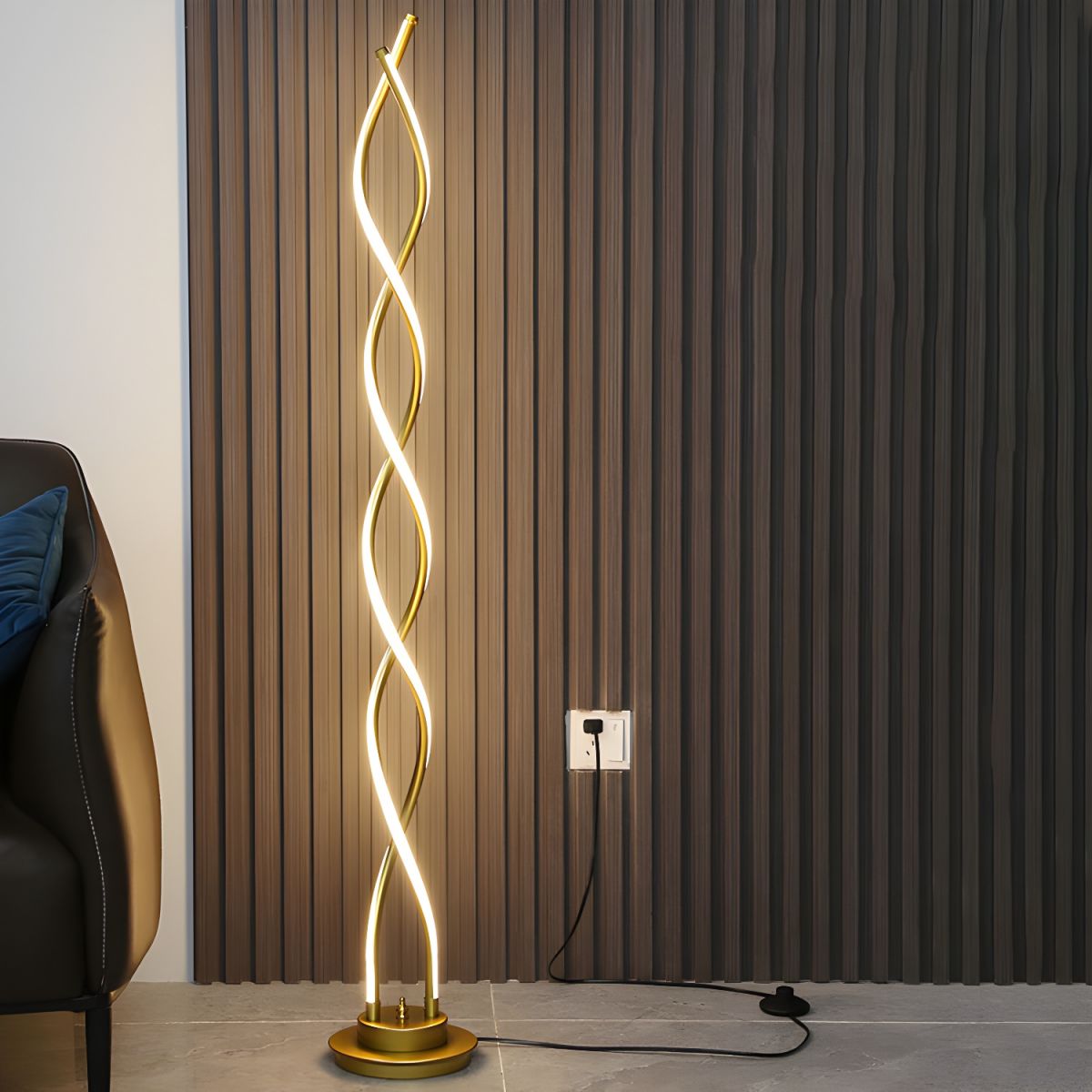 Sleek Metal Linear Floor Lamp for Modern Spaces | Felrixo