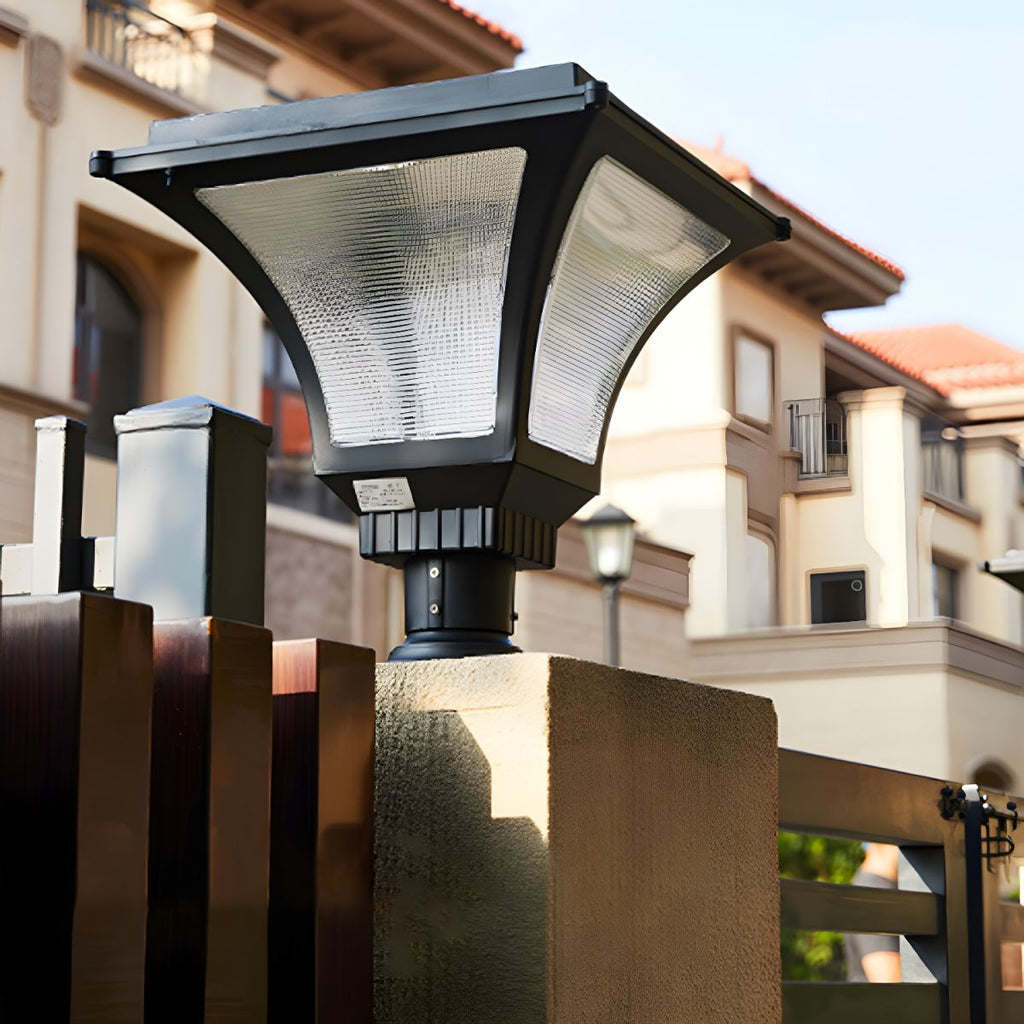 Solar LED Outdoor Post Lantern Aluminium Modern Design | Menvaro
