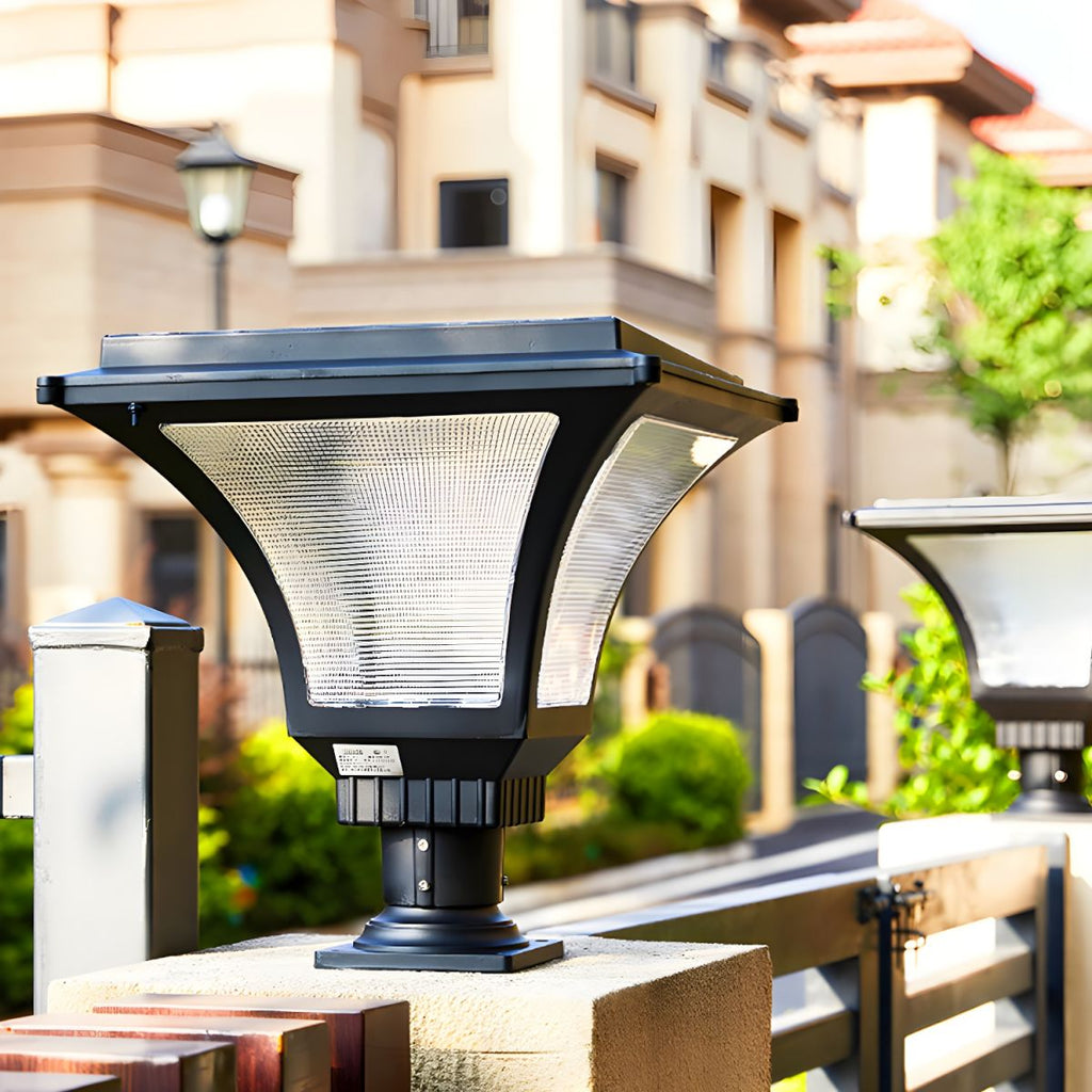 Solar LED Outdoor Post Lantern Aluminium Modern Design | Menvaro