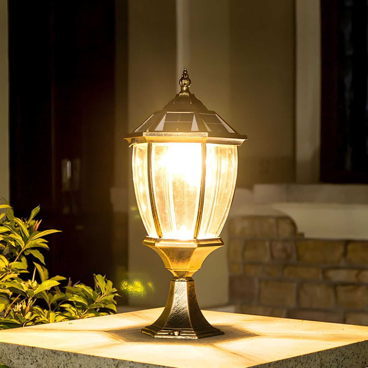 Solar Outdoor Pier LED Light in Classic Design | Nelvaro